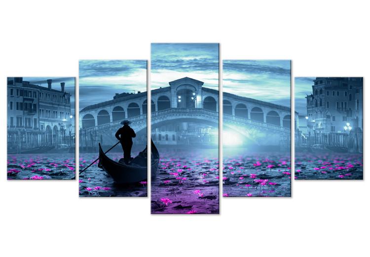 Canvas Print Night gondolier - Venice in blue glow and relayage in the boat