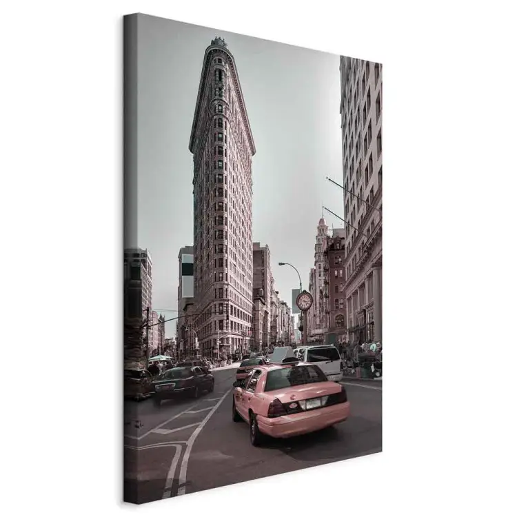 Flatiron Building in New York - street and architecture photo