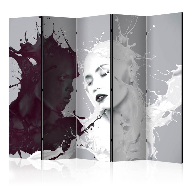 Room Divider Dissonance II (5-piece) - black and white silhouettes of a woman and a man