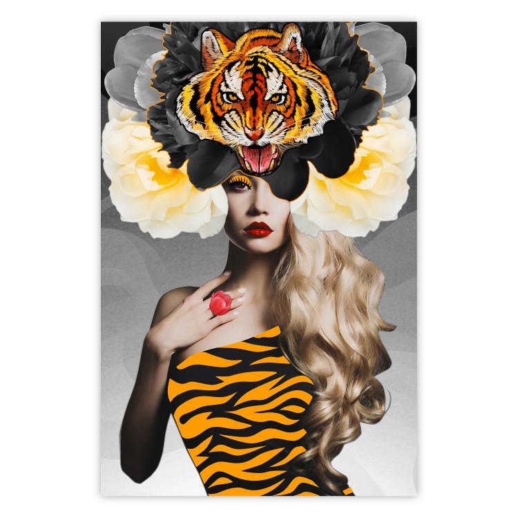 Poster Tiger Eye - abstract woman in tiger outfit on gray background