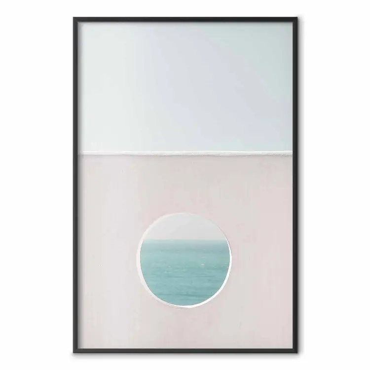 Circular Horizon - landscape of calm sea and clear sky