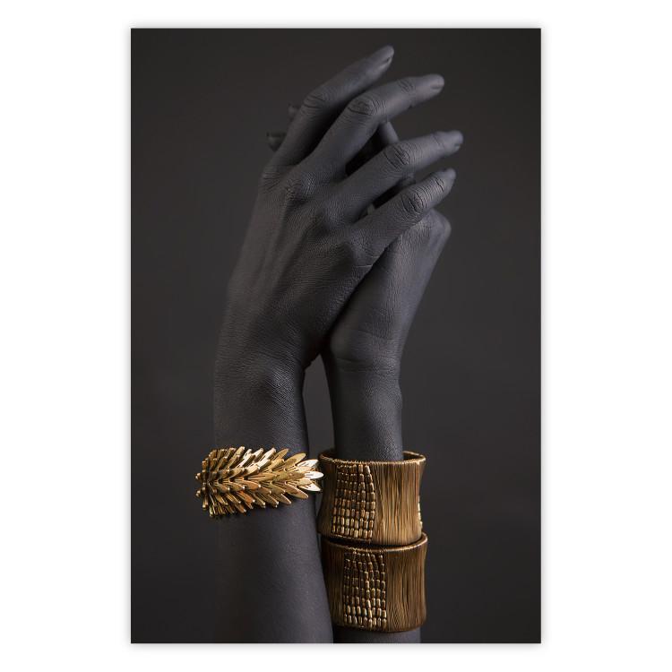 Poster Exotic Duet - black hands with golden accents on a dark background