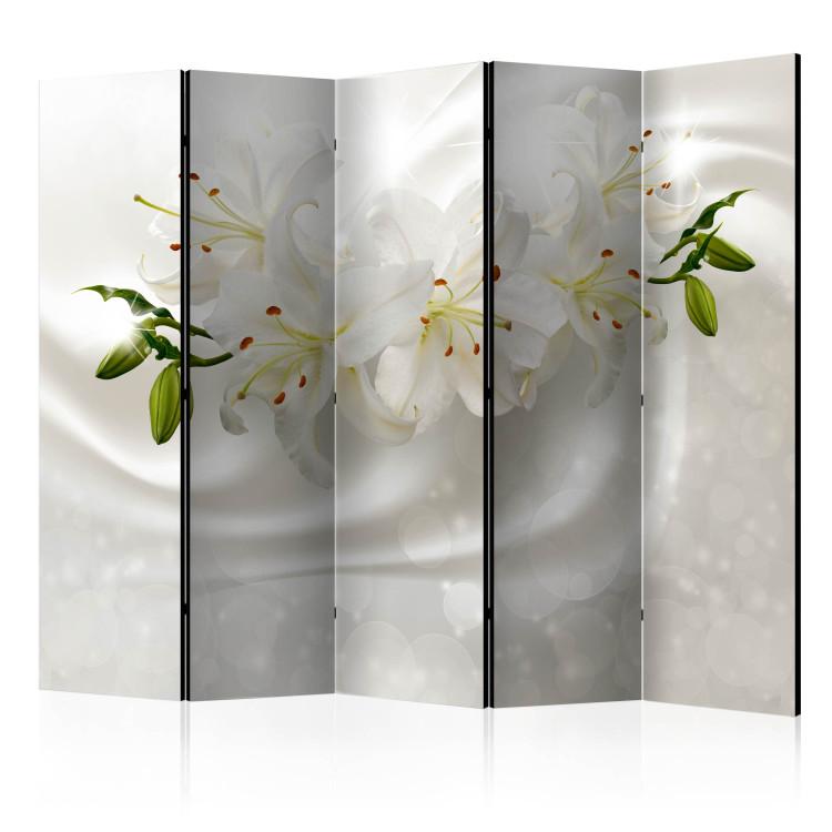 Room Divider Romantic Glow II - white lilies on a bright velvety background