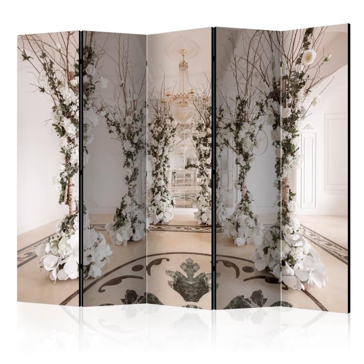 Room Divider Floral Chamber II - luxurious corridor and columns of white flowers