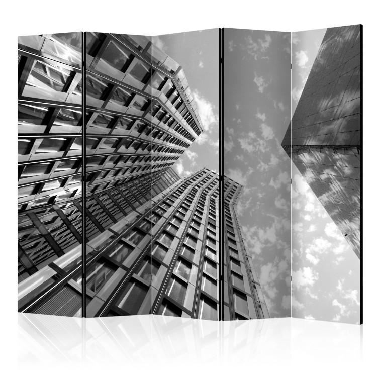 Room Divider Reach for the Sky II (5-piece) - black and white architectural landscape