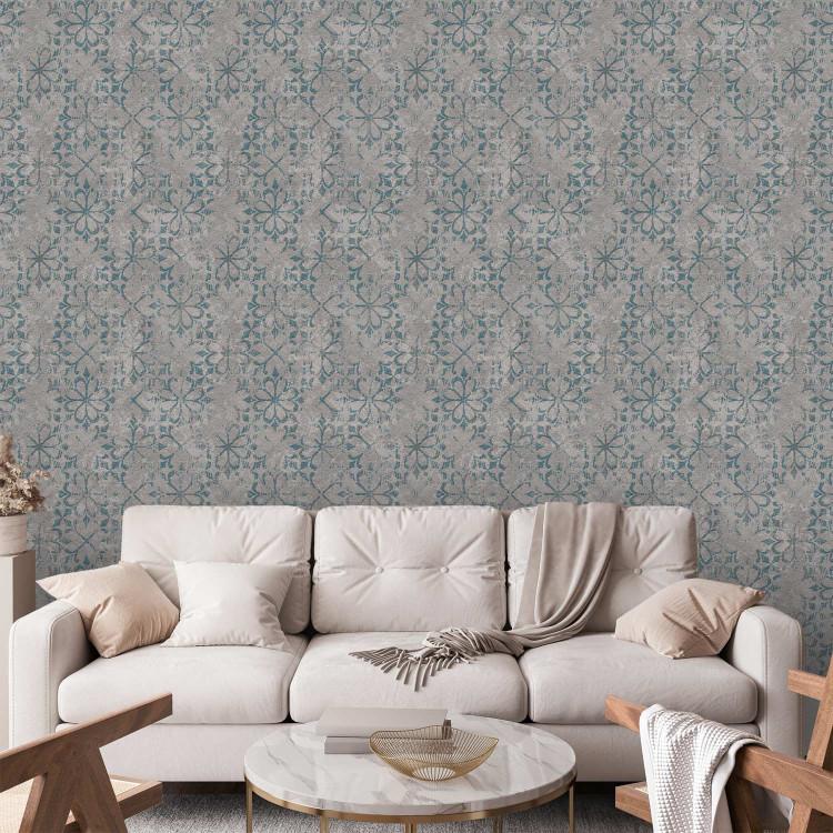 Wallpaper Pattern - Blue, Slightly Blurred Pattern With a Flower Motif on a Gray Background