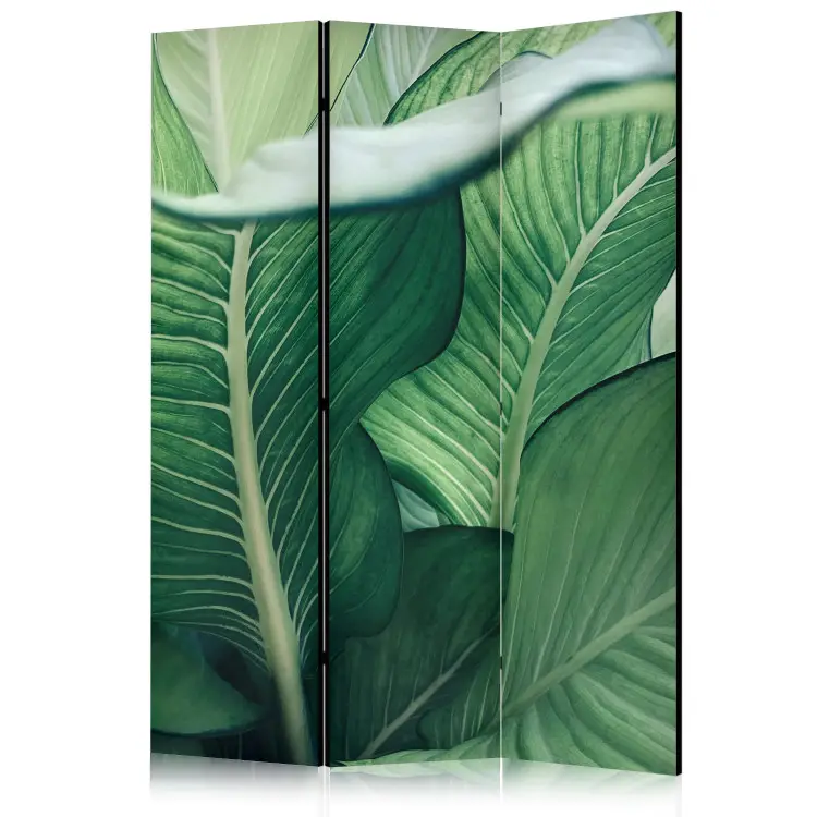 Large Leaves - Floral Motif in Shades of Green