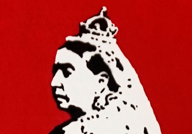 Canvas Banksy's Queen - street art style graphic on red background 132470 additionalImage 5