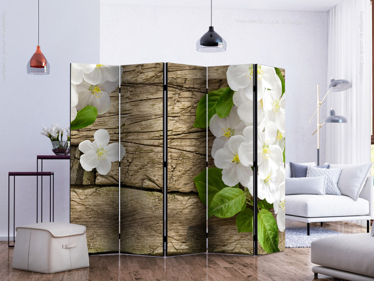 Room Divider Raw Beauty II - white flowers with green leaves on a wooden background 134001 additionalImage 2