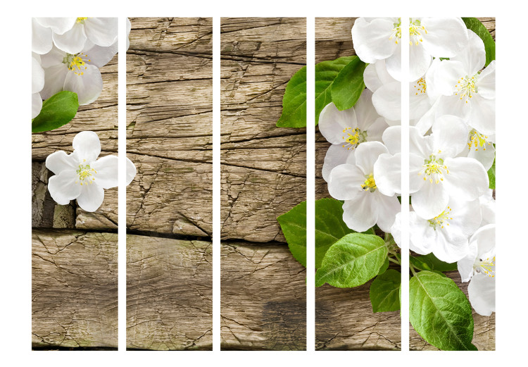 Room Divider Raw Beauty II - white flowers with green leaves on a wooden background 134001 additionalImage 3