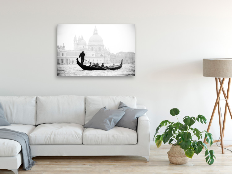 Canvas Print Encounter with Venice (1-part) - Boat Against Italian Architecture 115141 additionalImage 3
