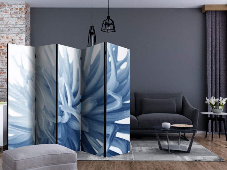 Room Divider Flower - Blue Dahlia II - creative blue plant on a light background 134051 additionalImage 4