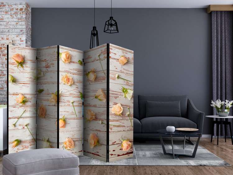 Room Divider Wood and Roses II (5-piece) - composition with flowers on a board background 133471 additionalImage 4