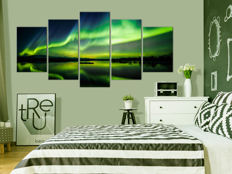 Canvas Art Print Night Glow (5-piece) - Sky with Green Aurora over Calm Sea 105191 additionalImage 3