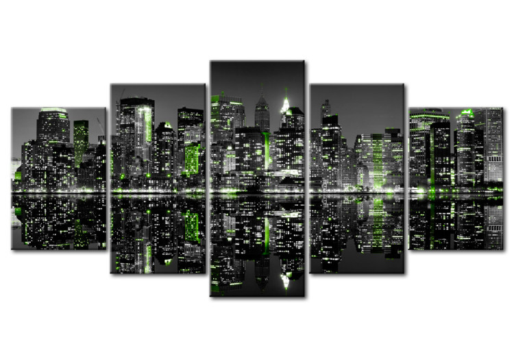 Canvas Emerald lights on skyscrapers in New York 58402