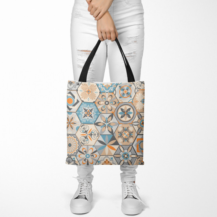 Shopping Bag Oriental hexagons - a motif inspired by patchwork ceramics 147512 additionalImage 2