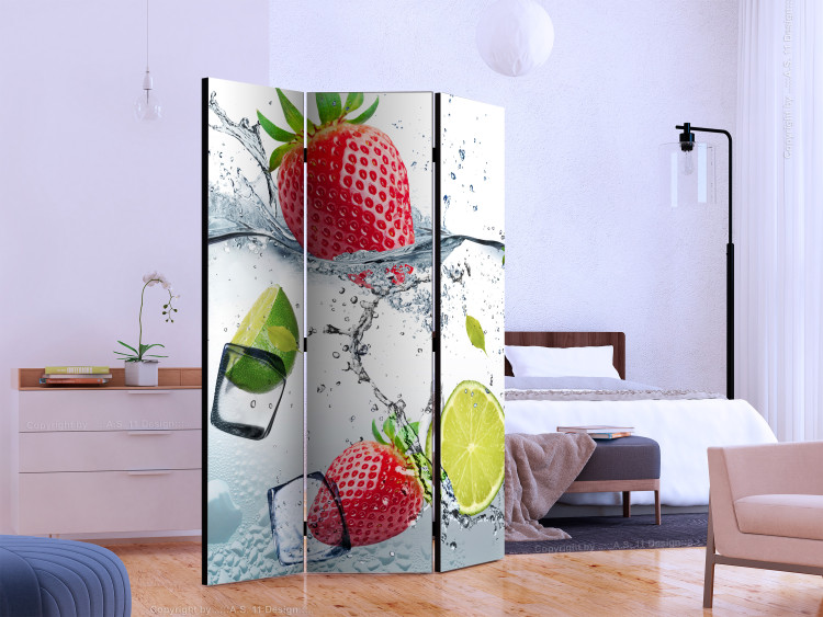 Folding Screen Fruit Cocktail (3-piece) - strawberries and limes among ice cubes 133232 additionalImage 2