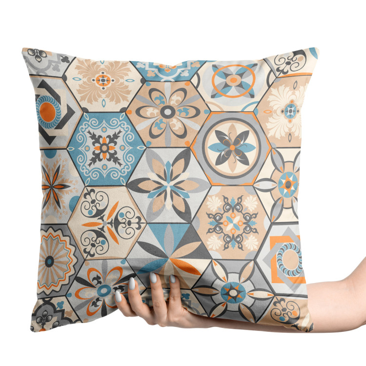 Decorative Velor Pillow Oriental hexagons - a motif inspired by patchwork ceramics 147142 additionalImage 2