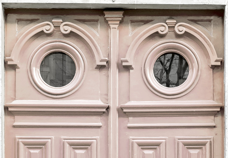 Canvas Pink Paris tenement house door - a photograph of Paris architecture 132262 additionalImage 5