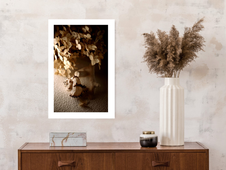 Poster Rustling Shell - flowers and seashell on the beach in brown colors 131782 additionalImage 5
