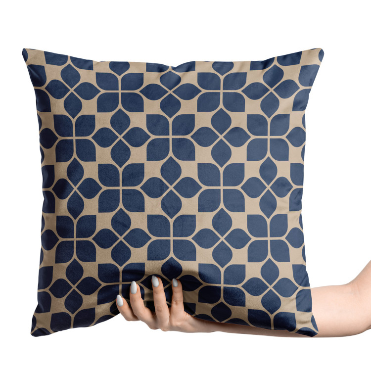 Decorative Velor Pillow Oriental tiles - a beige and blue ceramic-inspired pattern 147082 additionalImage 2