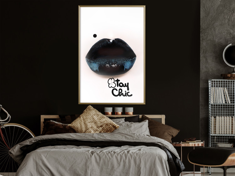 Poster Stay Chic - shiny lips and English text on a white background 130792 additionalImage 7