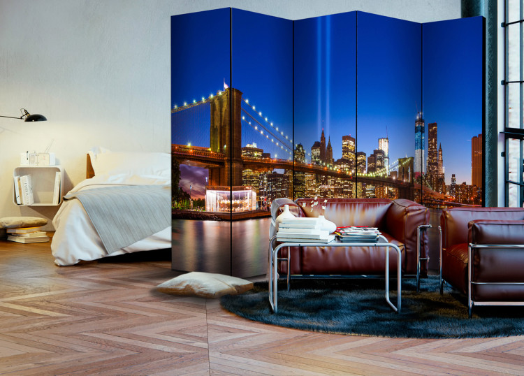 Room Separator Blue New York II - nighttime city architecture with a view of the bridge 95233 additionalImage 2