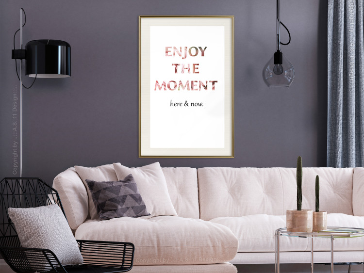 Poster Enjoy the Moment - English text with a pink motif on a white background 122943 additionalImage 21