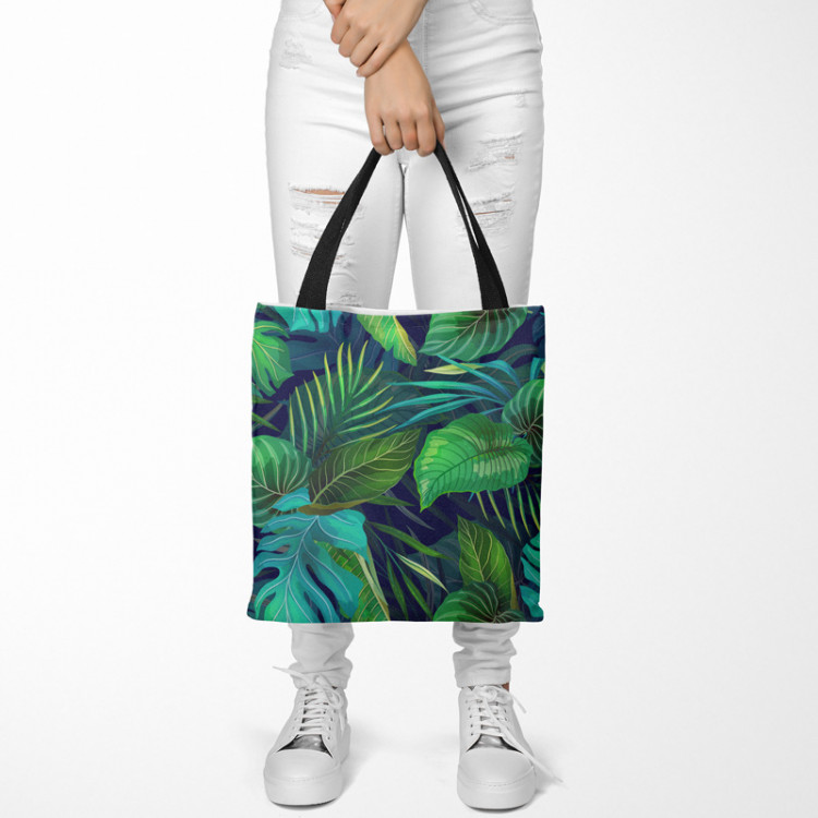 Shopping Bag Juicy leaves - plant composition shown on a purple background 147453 additionalImage 2