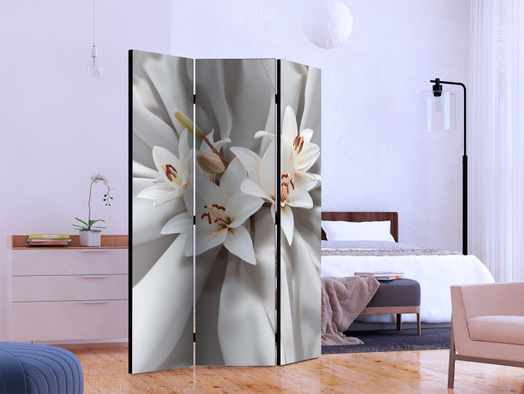 Room Divider Sensual Lilies (3-piece) - illusion in white flowers on a velvety background 132683 additionalImage 2