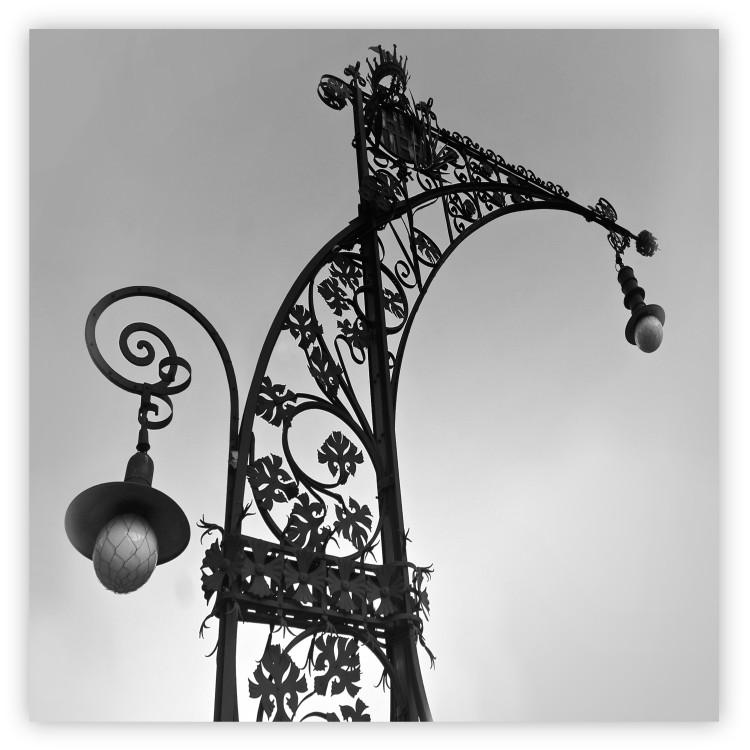 Poster Barcelona Lantern - black and white architecture of lamps in Spain 123614