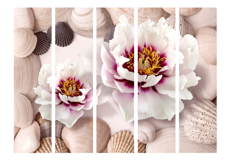 Room Separator Flowers and Shells II (5-piece) - romantic collage in light aesthetics 132844 additionalImage 3