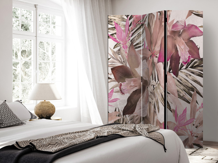 Folding Screen Blooming Jungle (3-piece) - Pattern in colorful flowers on light background 136144 additionalImage 4