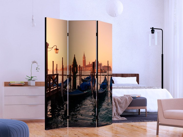 Room Separator Into the Unknown with a Gondola (3-piece) - Venetian boats and sunset 124154 additionalImage 2