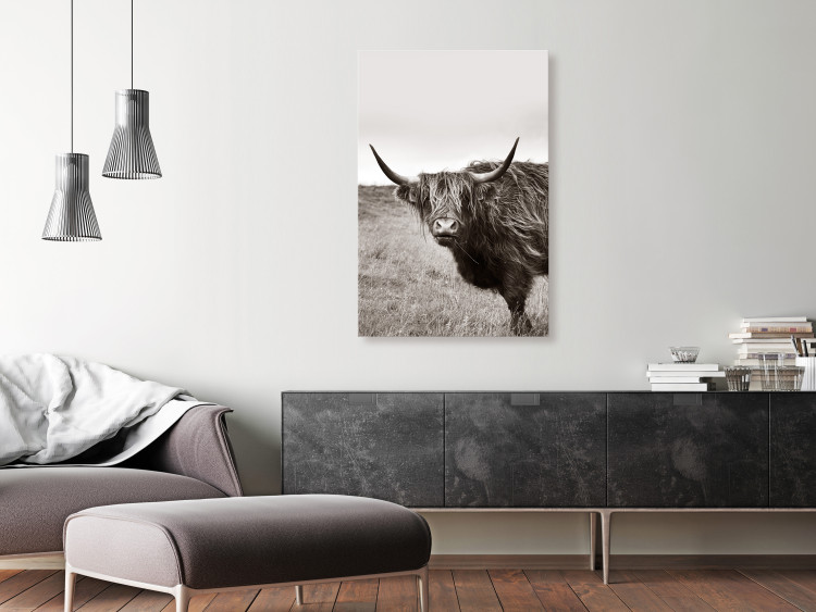 Canvas Art Print Ancient (1-piece) Vertical - gray photograph of a bull in a meadow 130254 additionalImage 3