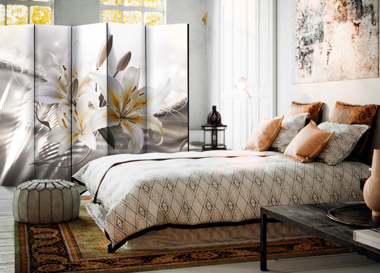 Room Divider Screen Crystalline Beauty II - white lilies on a background of silver glow 95284 additionalImage 4
