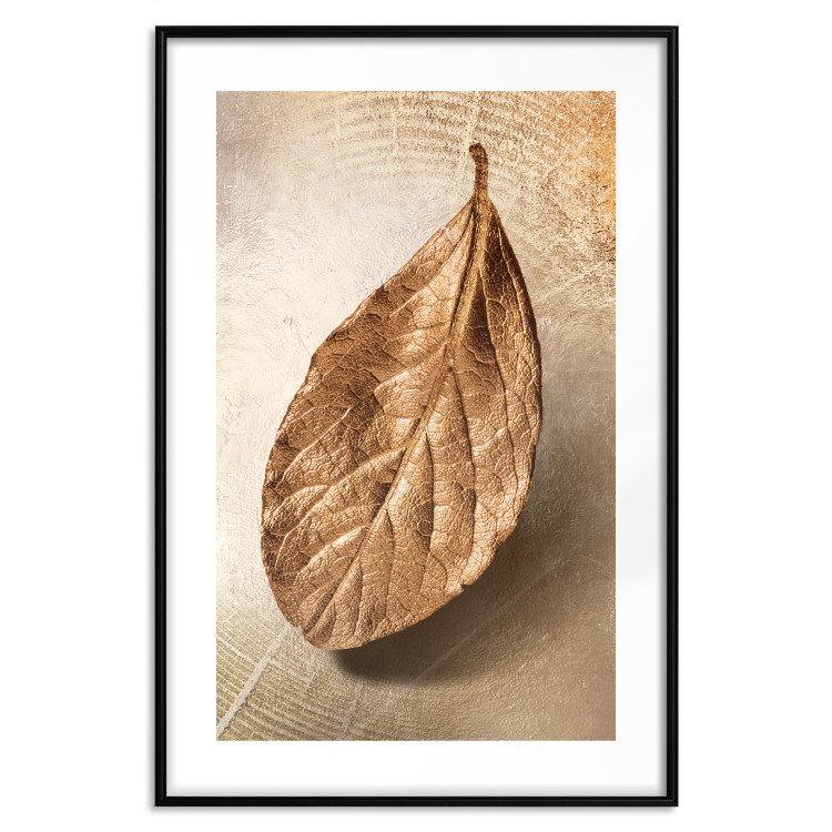 Poster Golden Lightness - golden leaf with distinct texture on a beige background 127394 additionalImage 15