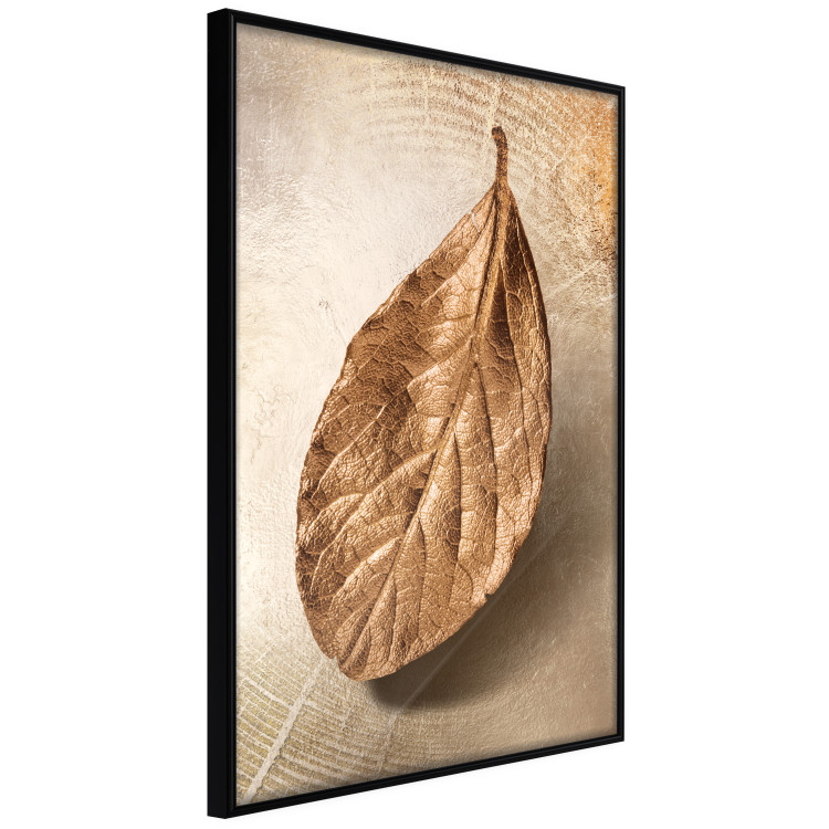 Poster Golden Lightness - golden leaf with distinct texture on a beige background 127394 additionalImage 11