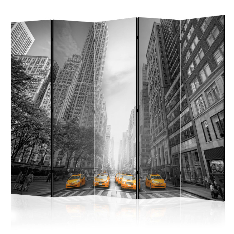 Room Separator New York - Yellow Taxis II (5-piece) - cars against the cityscape 132994