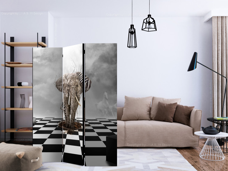 Room Divider Escape from Africa (3-piece) - abstraction with an elephant and a checkerboard 133394 additionalImage 4