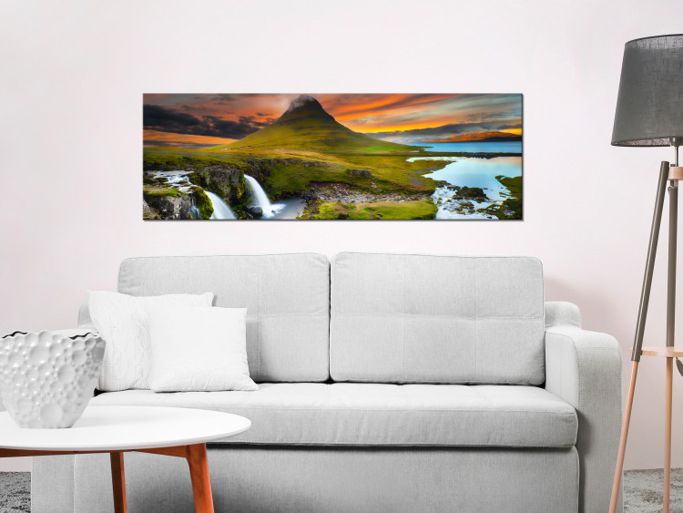 Canvas Art Print Kirkjufell at Sunset (1-piece) - Green Landscape with Mountains 106215 additionalImage 3