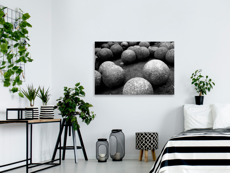 Canvas Print Stone Shades of History (1-part) - Black and White Vintage Background 115035 additionalImage 3