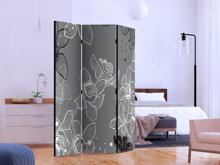 Room Divider Winter Flora (3-piece) - pattern of black and white irises on a gray background 132555 additionalImage 2