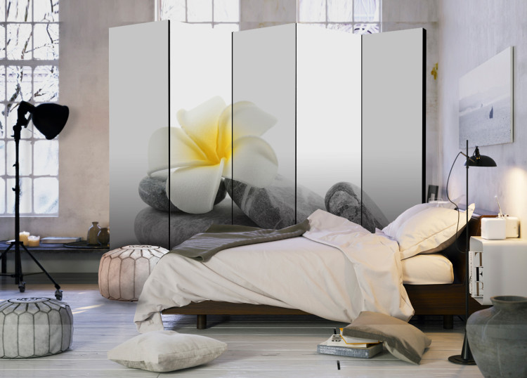 Folding Screen White Lotus II - white flower on gray stones in oriental style 97355 additionalImage 4