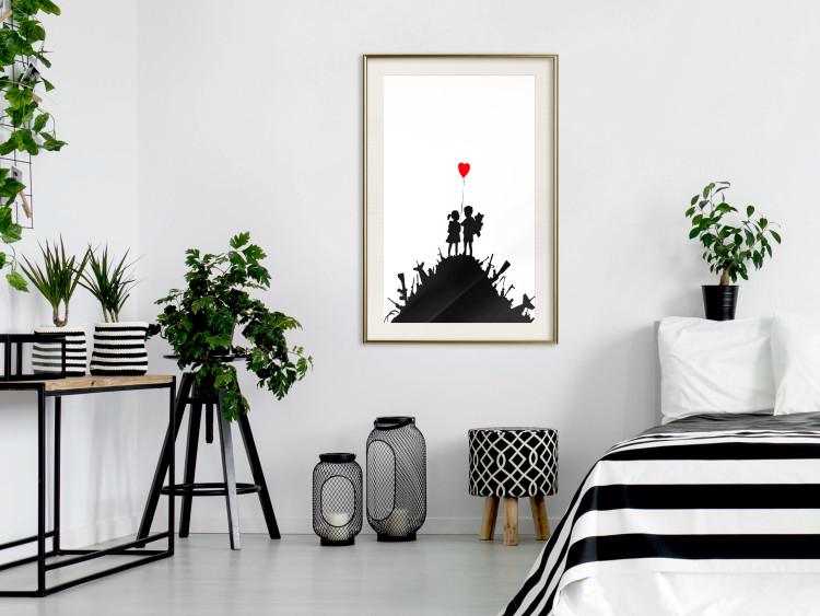 Wall Poster Battlefield - black and white composition with a pair of children and a heart-shaped balloon 118765 additionalImage 21
