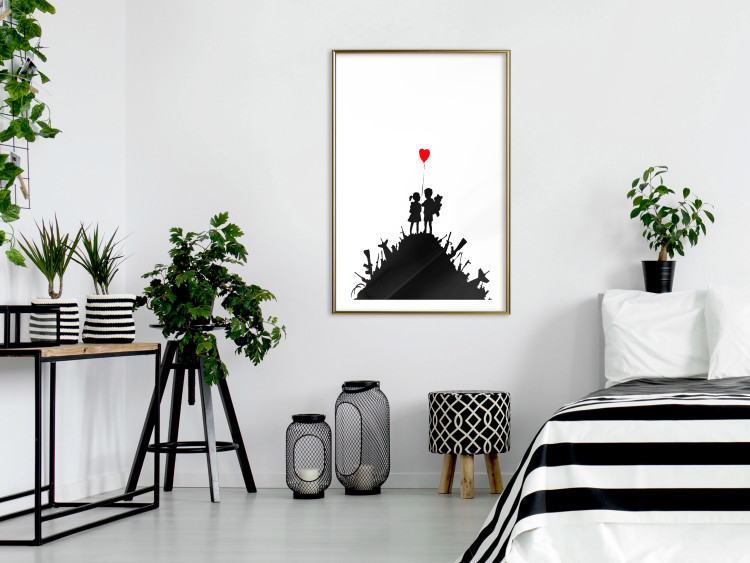 Wall Poster Battlefield - black and white composition with a pair of children and a heart-shaped balloon 118765 additionalImage 13