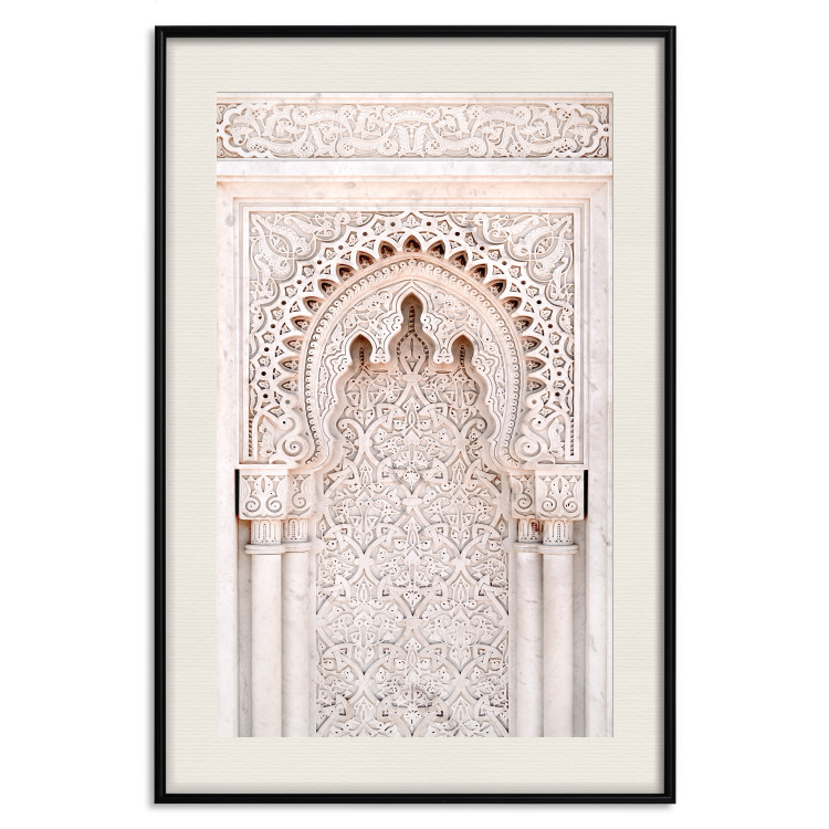 Poster Lacy Radiance - beige architecture of a column adorned with ornaments 129506 additionalImage 19