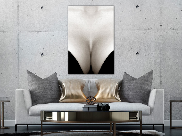 Canvas Print Subtle neckline - a feminine photo in gray and black colors 117516 additionalImage 3