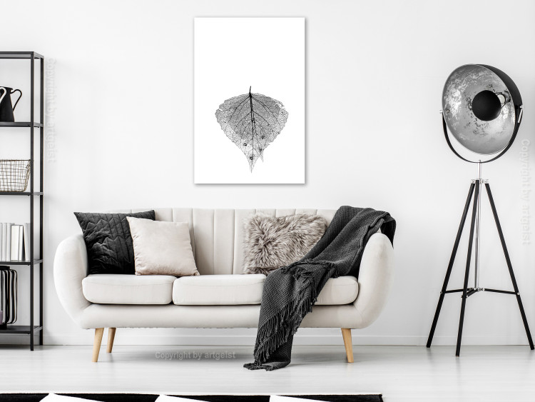 Canvas Print Macro Leaf (1-piece) Vertical - stylish black leaf on white background 129736 additionalImage 3
