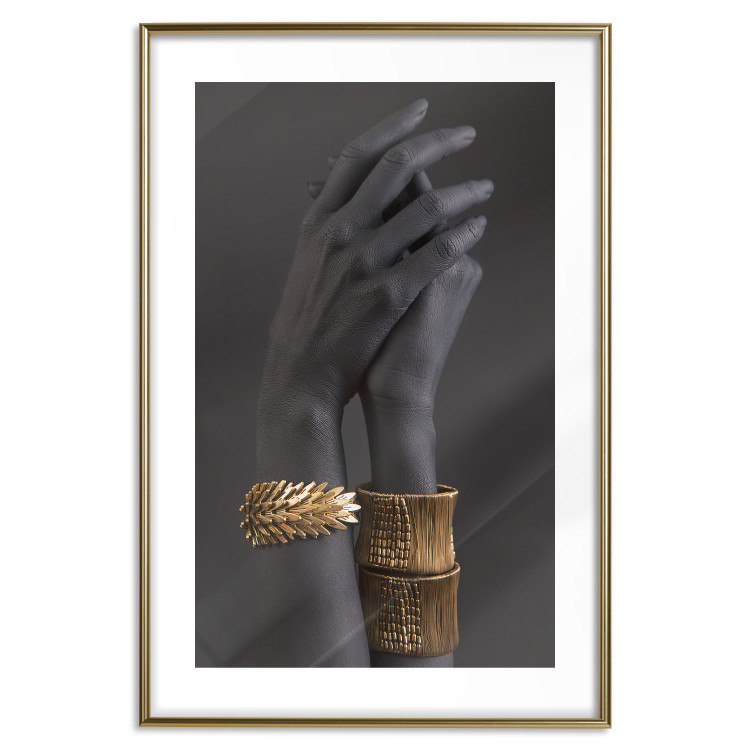 Poster Exotic Duet - black hands with golden accents on a dark background 130456 additionalImage 16